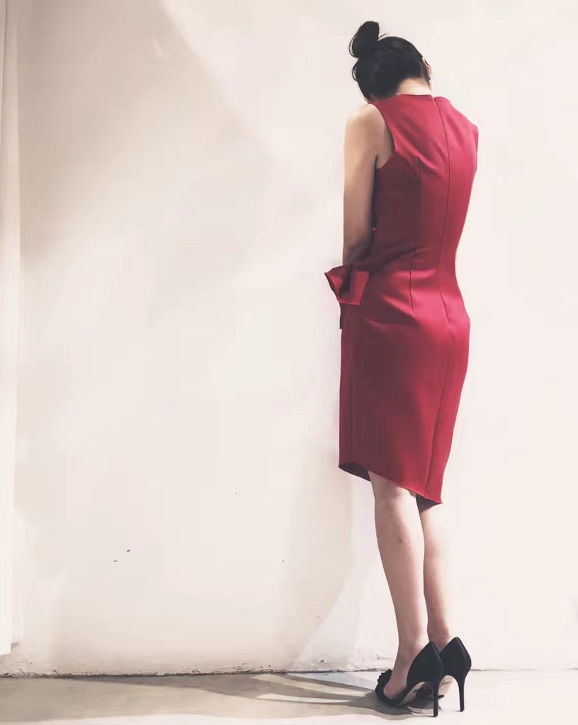 Red Sleeveless Sheath Dress